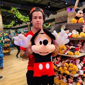 Meet your Posher, Alex